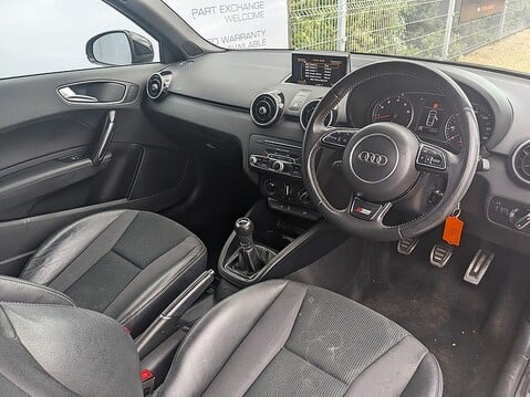 Audi A1 TFSI SPORT 12