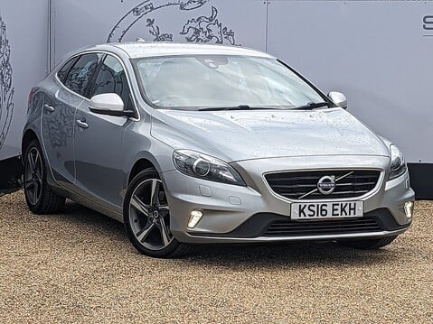 Volvo V40 D2 R-DESIGN LUX NAV 1