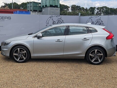 Volvo V40 D2 R-DESIGN LUX NAV 4