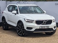 Volvo XC40 T3 MOMENTUM 1