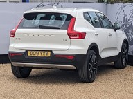 Volvo XC40 T3 MOMENTUM 9