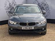 BMW 3 Series 320i SE 2