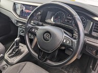 Volkswagen Polo SE TSI DSG 17