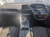 Peugeot 3008 PURETECH S/S ALLURE 17