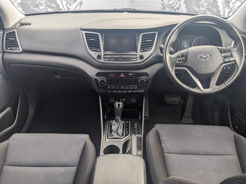 Hyundai TUCSON CRDI SE NAV BLUE DRIVE 17