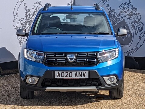 Dacia Sandero Stepway ESSENTIAL TCE 2