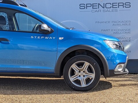 Dacia Sandero Stepway ESSENTIAL TCE 11