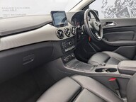 Mercedes-Benz B Class B 180 D SPORT 22