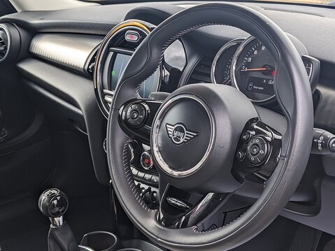 Mini Hatch COOPER EXCLUSIVE 16