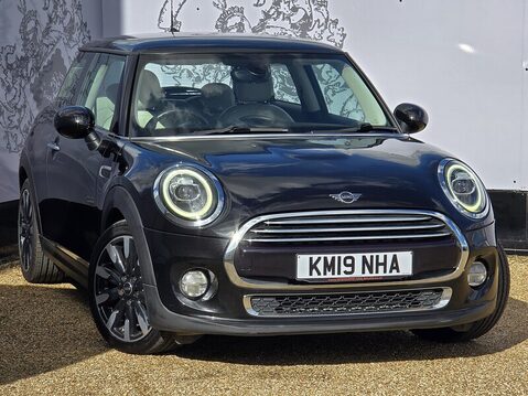Mini Hatch COOPER EXCLUSIVE 1