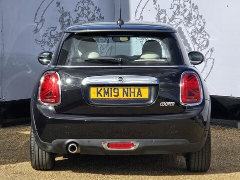 Mini Hatch COOPER EXCLUSIVE 8