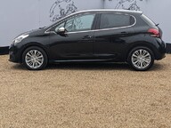 Peugeot 208 BLUE HDI ALLURE 4