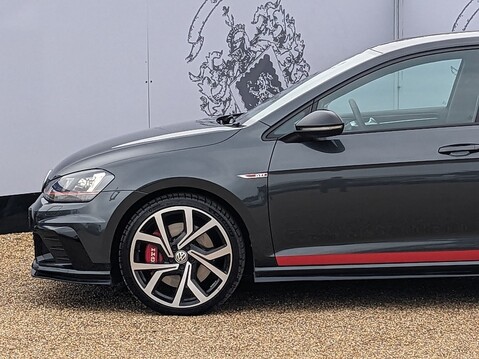 Volkswagen Golf GTI CLUBSPORT EDITION 40 DSG 5