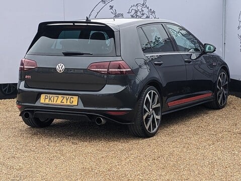 Volkswagen Golf GTI CLUBSPORT EDITION 40 DSG 9