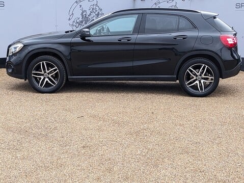 Mercedes-Benz GLA GLA 180 URBAN EDITION 4