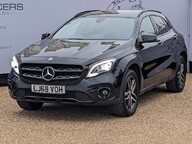 Mercedes-Benz GLA GLA 180 URBAN EDITION 3