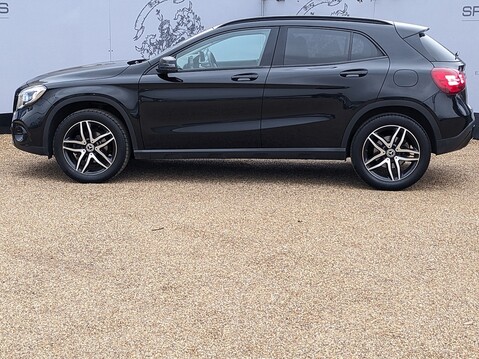 Mercedes-Benz GLA GLA 180 URBAN EDITION 4