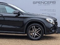 Mercedes-Benz GLA GLA 180 URBAN EDITION 11