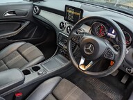 Mercedes-Benz GLA GLA 180 URBAN EDITION 12