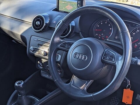 Audi A1 TFSI SPORT 16