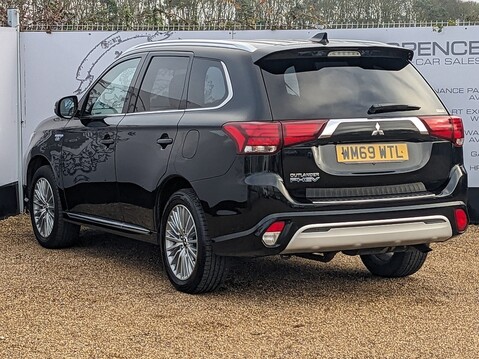 Mitsubishi Outlander PHEV DYNAMIC 7