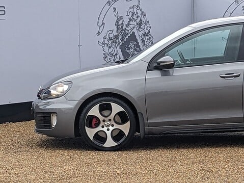 Volkswagen Golf GTI 5