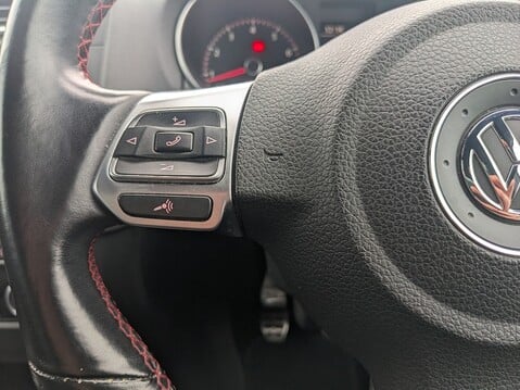 Volkswagen Golf GTI 21