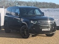 Land Rover Defender X-DYNAMIC SE MHEV 1