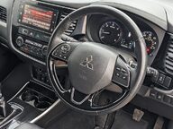 Mitsubishi Outlander DI-D 4 8
