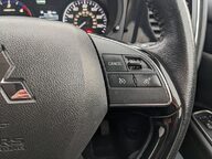 Mitsubishi Outlander DI-D 4 13