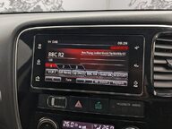 Mitsubishi Outlander DI-D 4 15