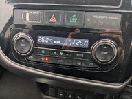 Mitsubishi Outlander DI-D 4 18