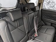 Mitsubishi Outlander DI-D 4 25