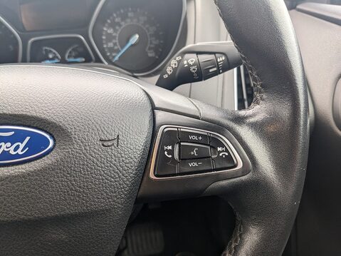 Ford Focus TITANIUM TDCI 22