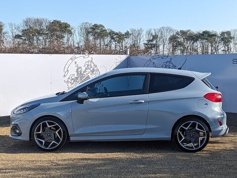 Ford Fiesta ST-2 4