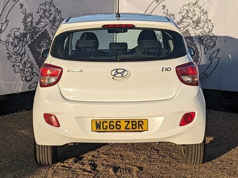 Hyundai i10 PREMIUM SE 8