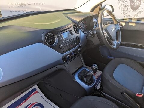 Hyundai i10 PREMIUM SE 13