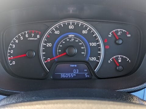 Hyundai i10 PREMIUM SE 28