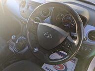 Hyundai i10 PREMIUM SE 17