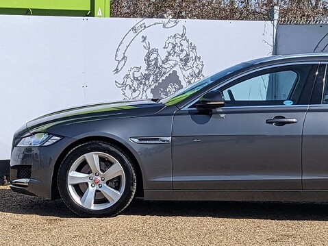 Jaguar XF PORTFOLIO 5