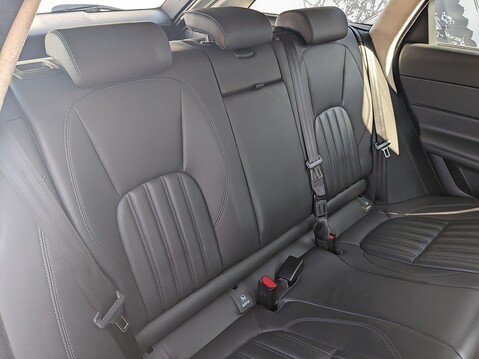 Jaguar XF PORTFOLIO 16