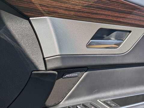 Jaguar XF PORTFOLIO 23