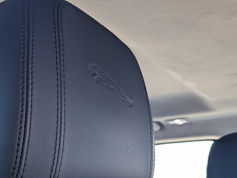Jaguar XF PORTFOLIO 24