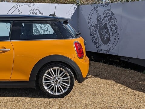 Mini Hatch COOPER 6