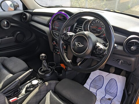 Mini Hatch COOPER 13