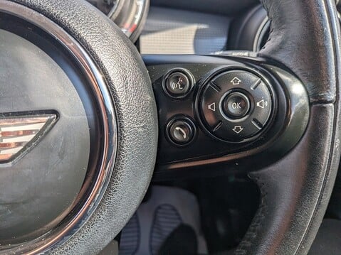Mini Hatch COOPER 17