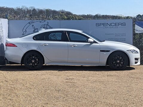 Jaguar XF R-SPORT 9