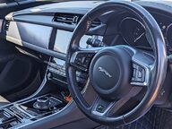 Jaguar XF R-SPORT 16