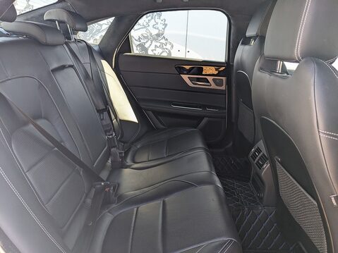 Jaguar XF R-SPORT 19