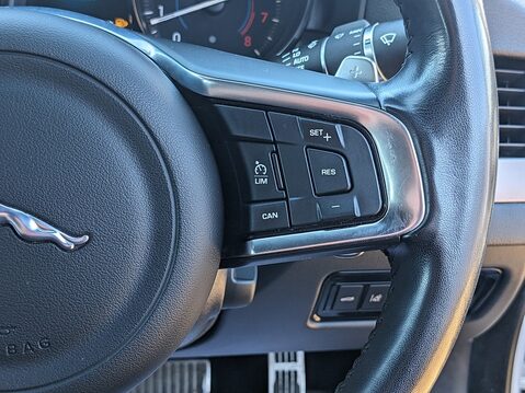 Jaguar XF R-SPORT 24